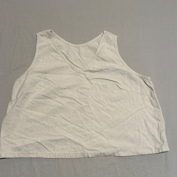 The Unbranded Brand Tops - Unbranded Women's Cream‎ Colored Linen/Viscose Tank Size Medium